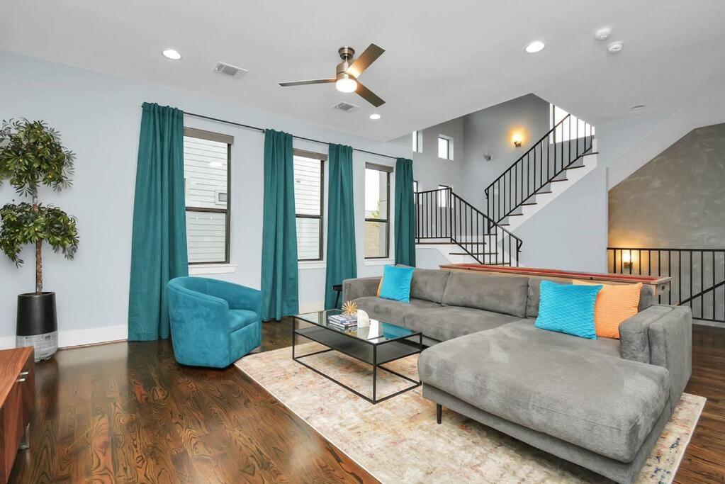 Skyline Views - Sleeps 10 Home Near Downtown ヒューストン エクステリア 写真