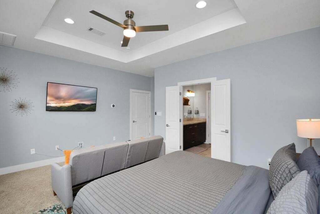 Skyline Views - Sleeps 10 Home Near Downtown ヒューストン エクステリア 写真