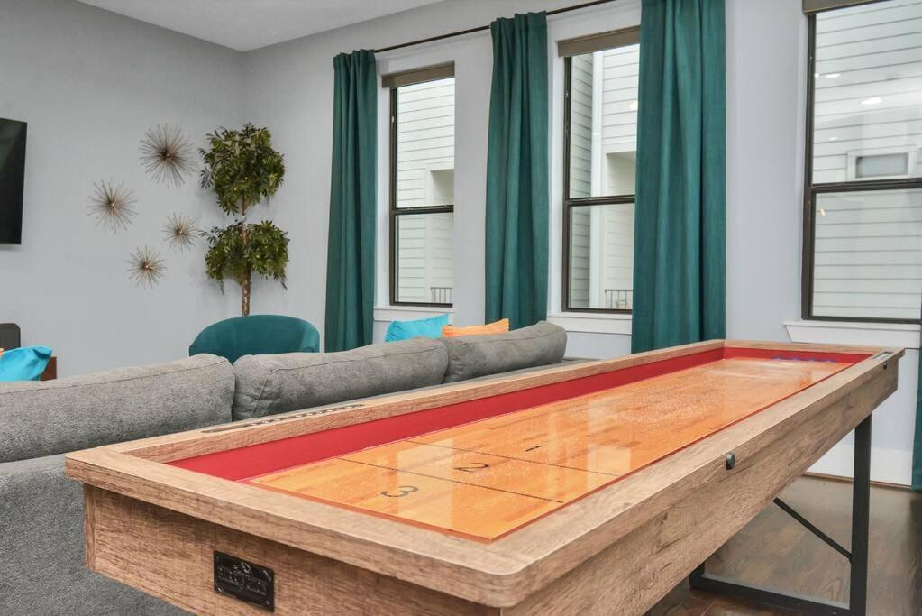Skyline Views - Sleeps 10 Home Near Downtown ヒューストン エクステリア 写真
