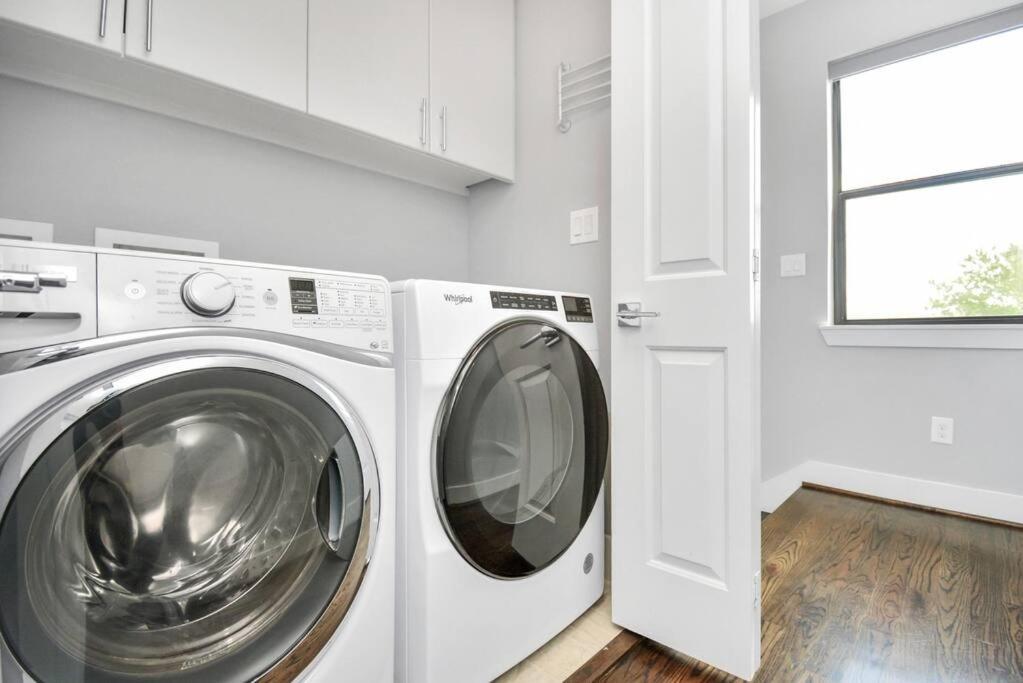 Skyline Views - Sleeps 10 Home Near Downtown ヒューストン エクステリア 写真