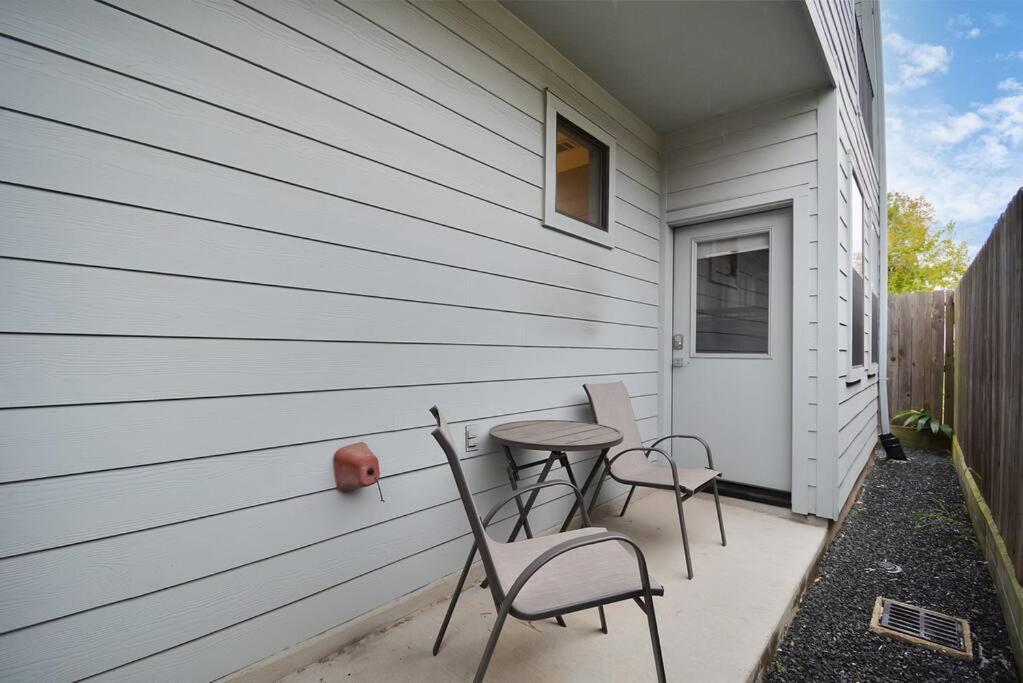 Skyline Views - Sleeps 10 Home Near Downtown ヒューストン エクステリア 写真