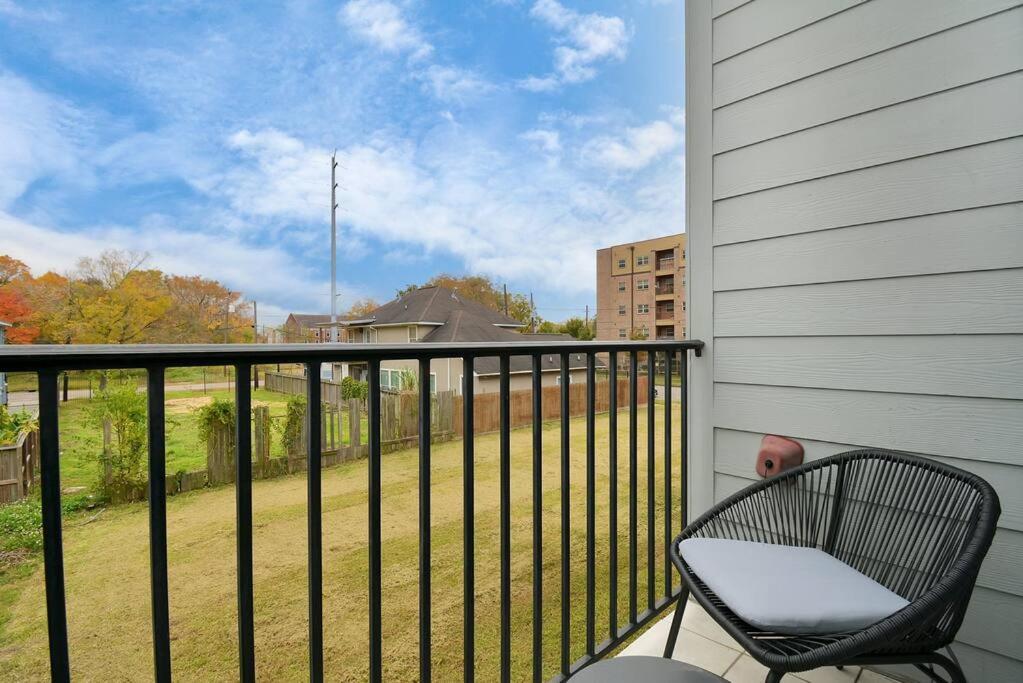 Skyline Views - Sleeps 10 Home Near Downtown ヒューストン エクステリア 写真