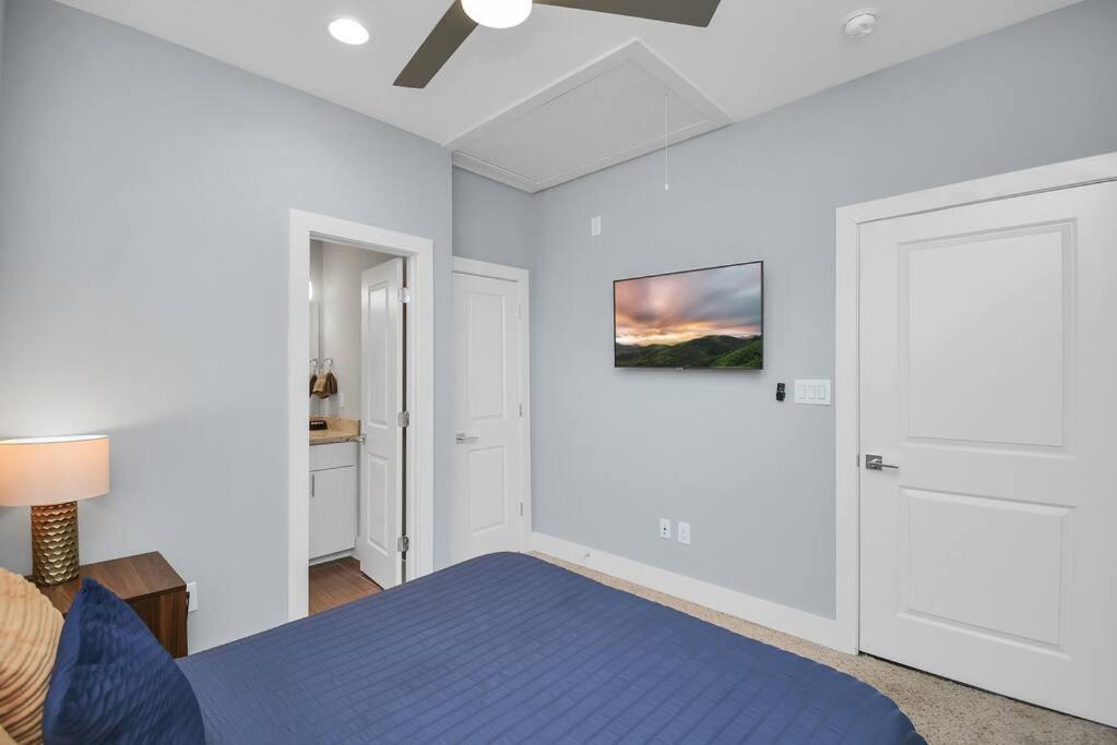 Skyline Views - Sleeps 10 Home Near Downtown ヒューストン エクステリア 写真